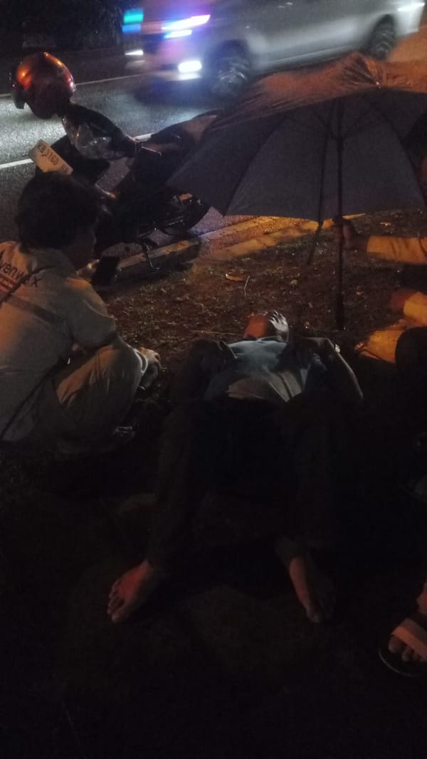 Laka Tunggal di Jalan Ahmad Yani Ditangani Cepat oleh Patroli Enggang Selatan