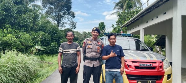 Patroli Dialogis di Jalan Petani, Personel Enggang Polsek Pontianak Kota Ajak Warga Jaga Keamanan Lingkungan