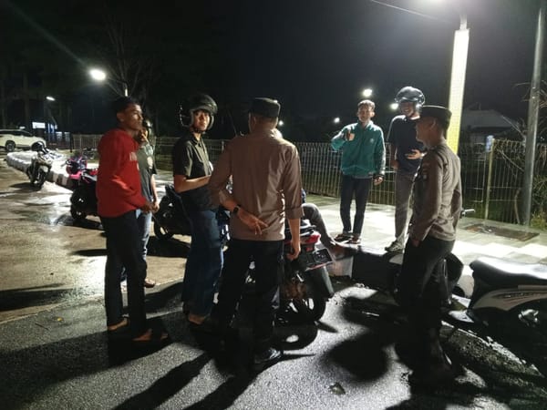 Jaga Kamtibmas Tetap Kondusif dan Aman Melalui Kegiatan Patroli Dialogis / Sambang di Wilayah Pontianak Selatan dan Pontianak Tenggara
