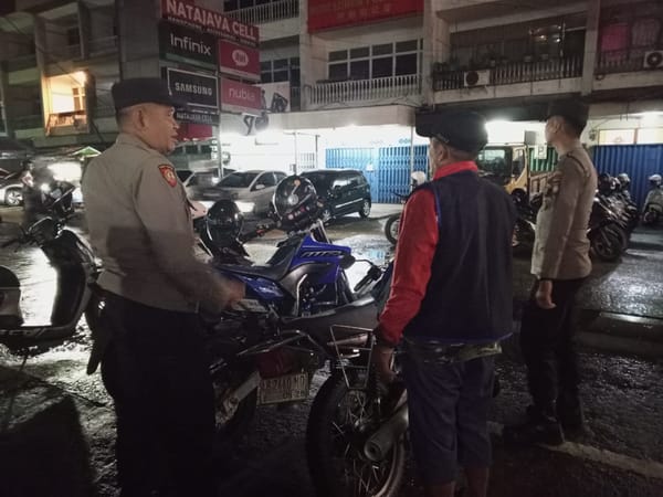 Patroli Dialogis dan Sambang Warga Digencarkan untuk Ciptakan Situasi Kamtibmas Kondusif di Pontianak Selatan dan Tenggara