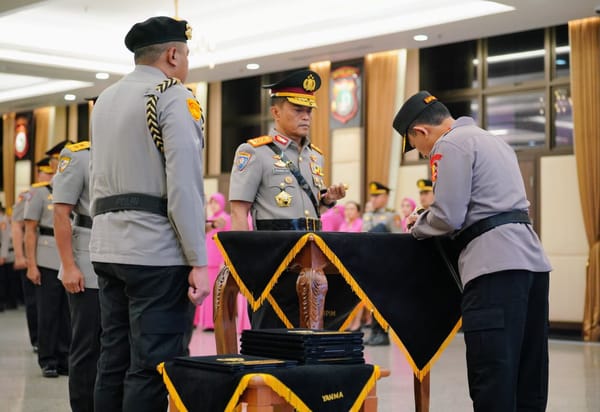 Kapolri Pimpin Pelantikan dan Sertijab Sejumlah PJU Mabes Polri dan Kapolda