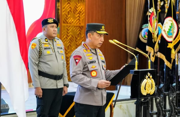 Kapolri Laksanakan Pelantikan dan Serah Terima Jabatan Pejabat Utama Mabes Polri serta Sejumlah Kapolda