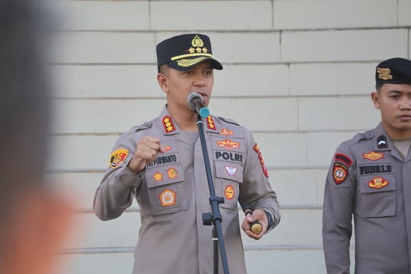 Kapolresta Pontianak Tekankan Evaluasi Kinerja Saat Pimpin Apel Pagi Personel
