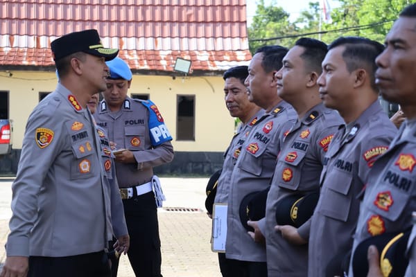 Kapolresta Pontianak Sampaikan Anev Mingguan dan Penguatan Disiplin dalam Apel Pagi Polresta Pontianak