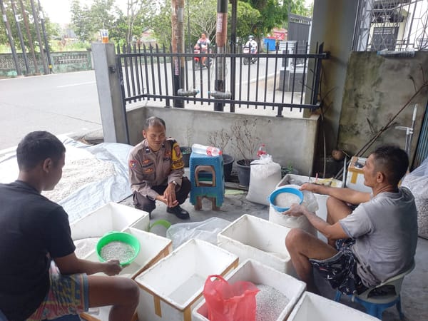 Bhabinkamtibmas Sei Jawi Dalam Laksanakan Sambang dan Himbauan Kamtibmas kepada Warga