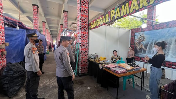 Personel Polsek Pontianak Kota Dikerahkan Amankan Pekan Gawai Dayak Ke-40 Tahun 2026