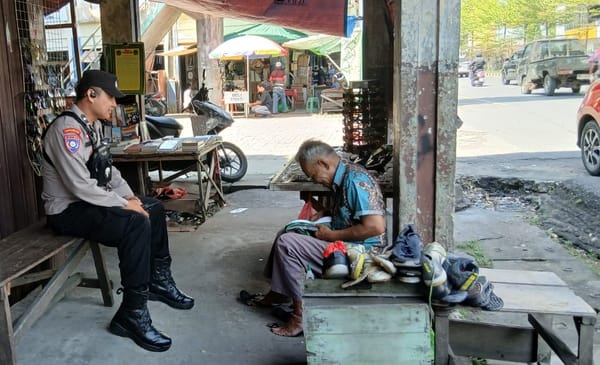Personel Pos Polisi Serayu Polsek Pontianak Kota Rutin Patroli untuk Jaga Keamanan Aktivitas Warga