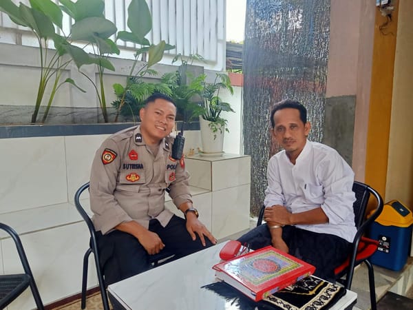 Patroli Enggang Polsek Pontianak Barat Aktif Berikan Imbauan Kamtibmas kepada Masyarakat