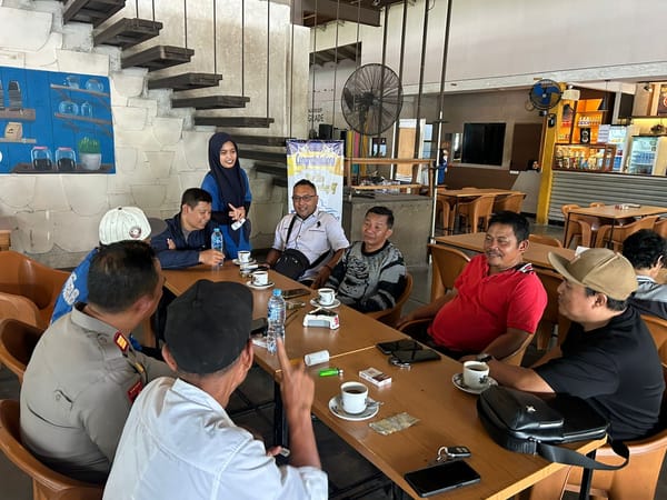 Perkuat Kebersamaan dan Kamtibmas, Kapolsek Pontianak Timur Sambangi Tokoh Agama dan Masyarakat