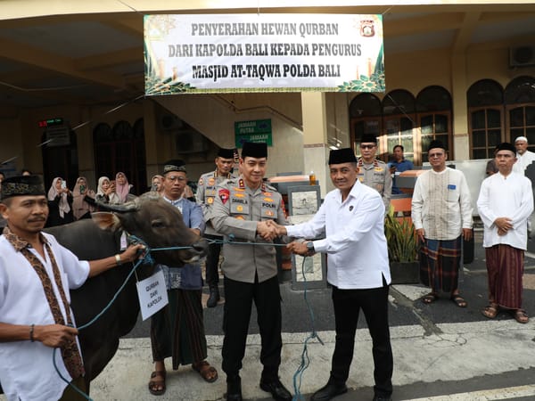 Polda Bali Serahkan 96 Ekor Hewan Kurban Untuk Hari Raya Idul Adha