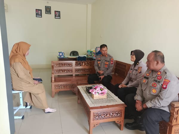 Sat Binmas Polresta Pontianak Sambangi SMPN 22 dan SMAN 3, Edukasi Pelajar tentang Kamtibmas