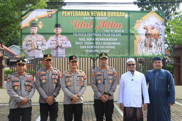 Kapolresta Pontianak Serahkan Hewan Kurban Secara Simbolis, Wujud Kepedulian dan Kebersamaan