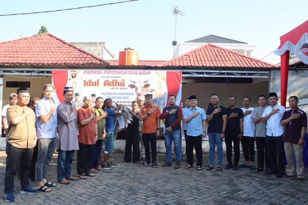 Sambut Idul Adha 2026, Polresta Pontianak Distribusikan Daging Kurban dari 10 Sapi