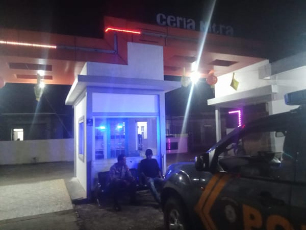 Satgas Enggang Timur Gelar Patroli Malam dan Beri Imbauan Kamtibmas kepada Penjaga Malam