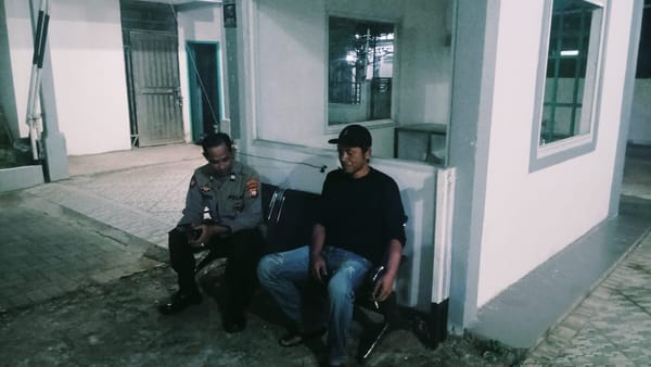 Jaga Situasi Kondusif, Patroli Enggang Timur Datangi Penjaga Malam