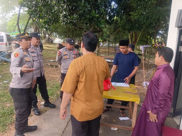 Jaga Kebersihan dan Keamanan, Polsek Pontianak Selatan Pantau Pemotongan Hewan Kurban