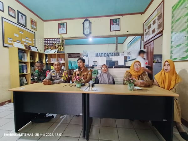 Dukung Penataan Wilayah, Bhabinkamtibmas Tanjung Hilir Hadiri Rapat Persiapan Lomba Kantor Lurah