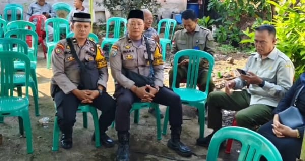 Wujud Empati kepada Warga, Bhabinkamtibmas Siantan Hulu Laksanakan Sambang Duka
