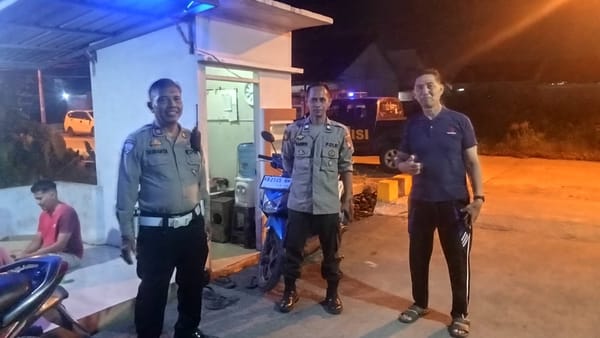 Perkuat Harkamtibmas, Personel Enggang Timur Intensifkan Patroli dan Dialogis dengan Penjaga Malam