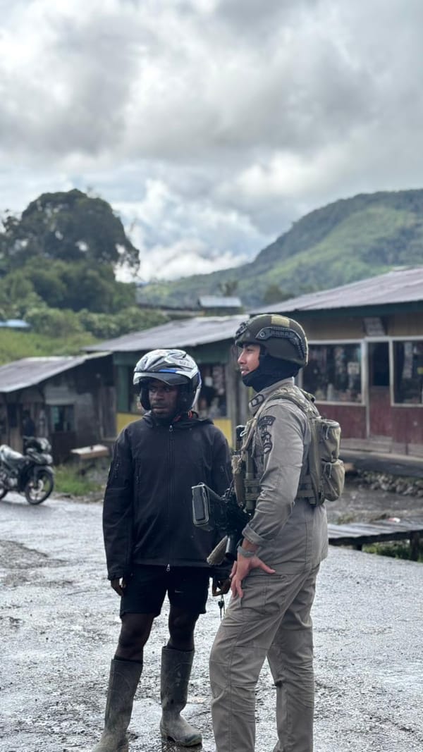 Humanis dan Preventif, Patroli Dialogis Ops Damai Cartenz 2026 Tingkatkan Rasa Aman Warga Distrik Sinak