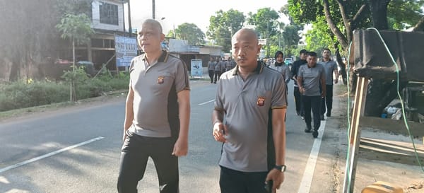 Melalui Jalan Kaki Pagi, Polsek Pontianak Kota Perkuat Kebugaran dan Kekompakan Personel
