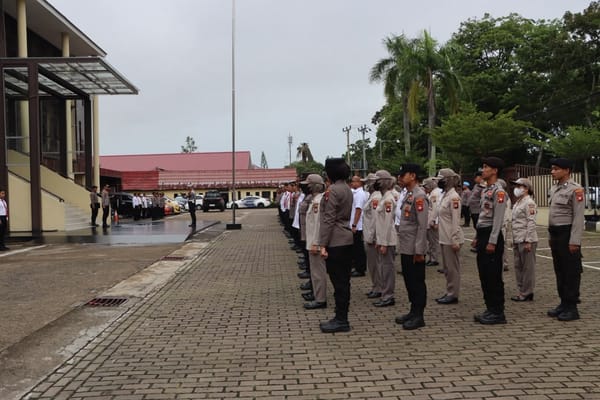 Kapolresta Pontianak Pimpin Apel Pagi, Tekankan Profesionalisme dan Disiplin Personel