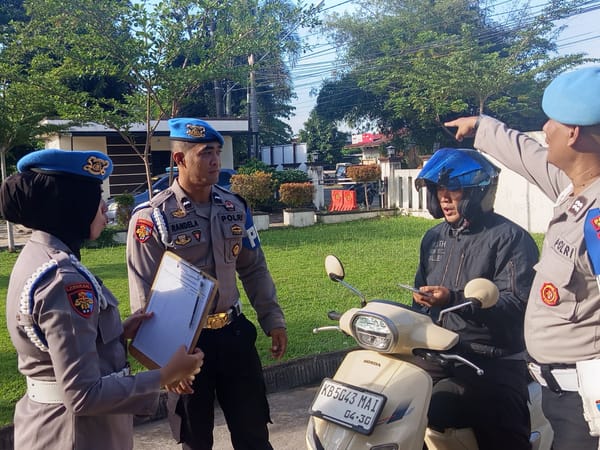 SiPropam Polresta Pontianak Gelar Gaktibplin di Polsek Pontianak Kota, Tegakkan Disiplin Personel