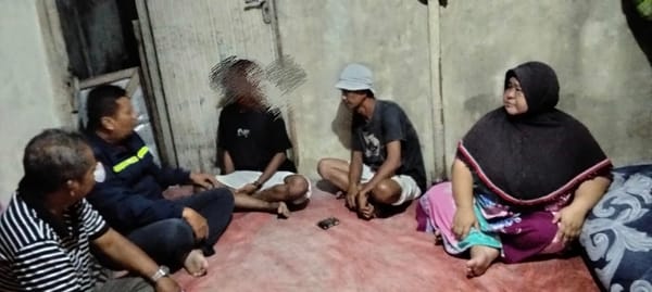 Bhabinkamtibmas Tambelan Sampit Mediasi Perselisihan Warga dan Berikan Pembinaan kepada Remaja