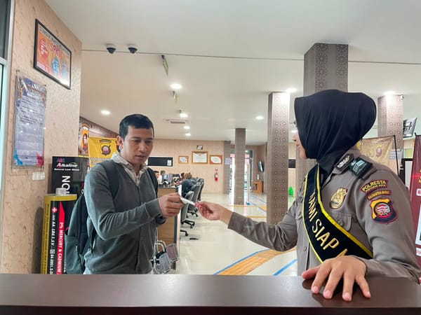 Polwan Polresta Pontianak Hadirkan Pelayanan Humanis di SPKT untuk Masyarakat