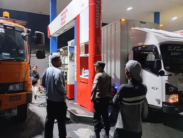 Jaga Kondusivitas Pascapenyesuaian Harga BBM, Personel Enggang Pontianak Utara Intensifkan Patroli SPBU