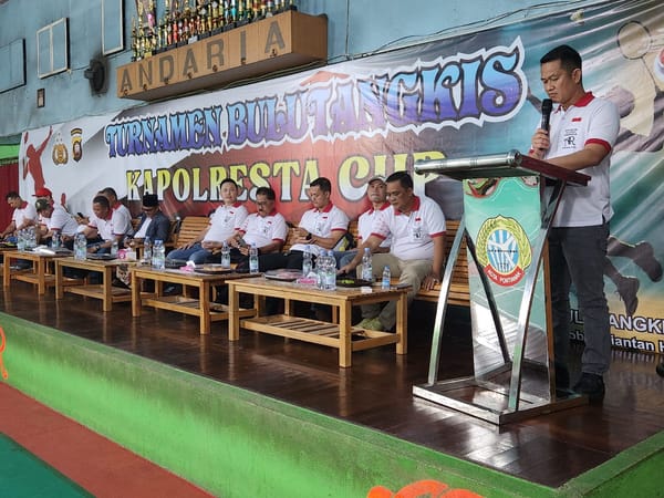Wakapolresta Pontianak Resmi Buka Turnamen Bulutangkis Kapolresta Cup Semarak HUT Bhayangkara ke-80
