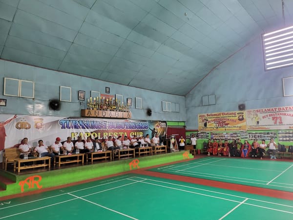 HUT Bhayangkara ke-80, Kapolresta Pontianak Gelar Turnamen Badminton untuk Pererat Silaturahmi