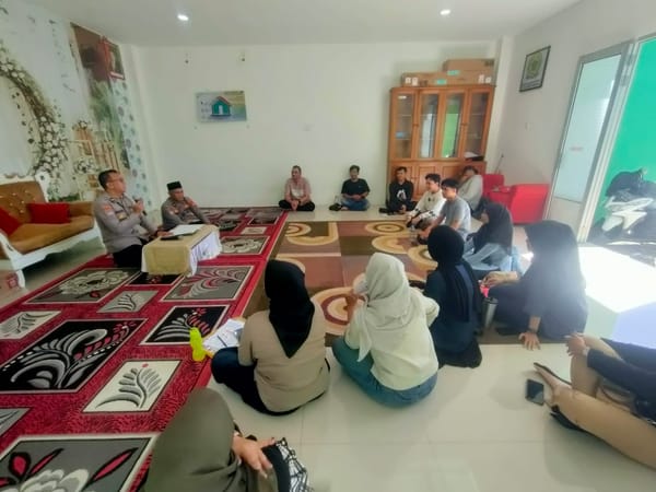 Bekali Pasangan Pranikah dengan Pemahaman PKDRT, Sat Binmas Polresta Pontianak Gelar Penyuluhan