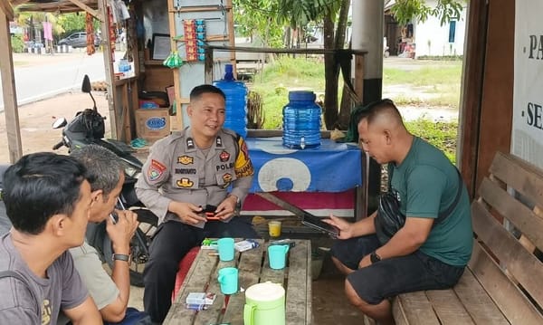 Ciptakan Situasi Kondusif, Bhabinkamtibmas Polsek Pontianak Kota Rangkul Masyarakat Melalui Patroli Dialogis