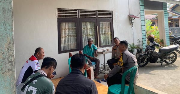Patroli Dialogis Bhabinkamtibmas Polsek Pontianak Kota Perkuat Sinergi Warga dalam Menjaga Kamtibmas