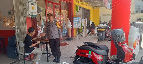 Ciptakan Situasi Kondusif, Enggang Timur Sambangi Juru Parkir Saat Patroli Kamtibmas