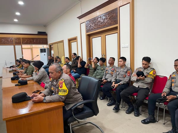 Audiensi Aliansi Masyarakat Kecamatan Sungai Laur Berlangsung Aman Berkat Pengamanan Polresta Pontianak