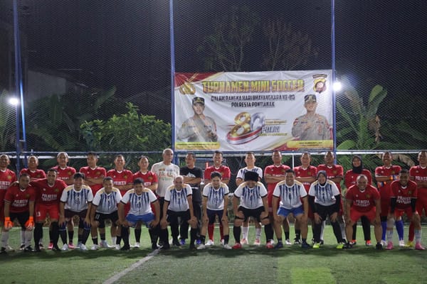Dominasi Turnamen Mini Soccer HUT Bhayangkara ke-80, Polsek Pontianak Barat Keluar Sebagai Juara Pertama