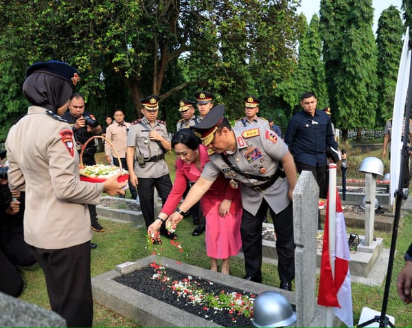 Polri Gelar Ziarah dan Tabur Bunga Jelang Hari Bhayangkara ke-80
