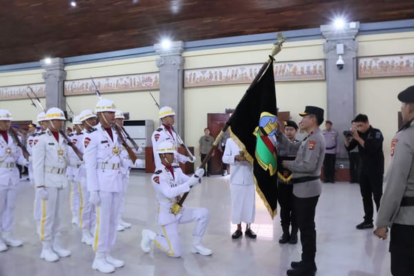 Sambut Hari Bhayangkara, Wakapolda Bali Pimpin Upacara Penyucian Pataka