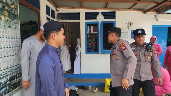 Sambut HUT Bhayangkara ke-80, Polsek Pontianak Barat Gelar Bakti Sosial, Salurkan Bingkisan untuk Warga yang Membutuhkan
