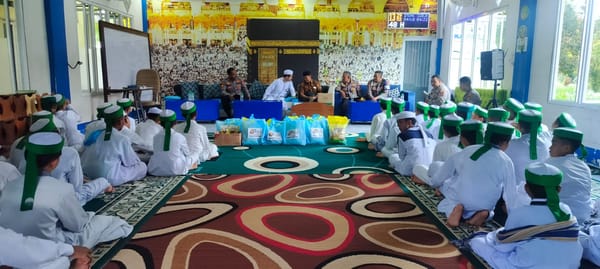 Wujud Kepedulian di HUT Bhayangkara ke-80, Polsek Pontianak Timur Gelar Bakti Sosial di Pondok Tahfiz Qur'an Hisbah Al Mizan