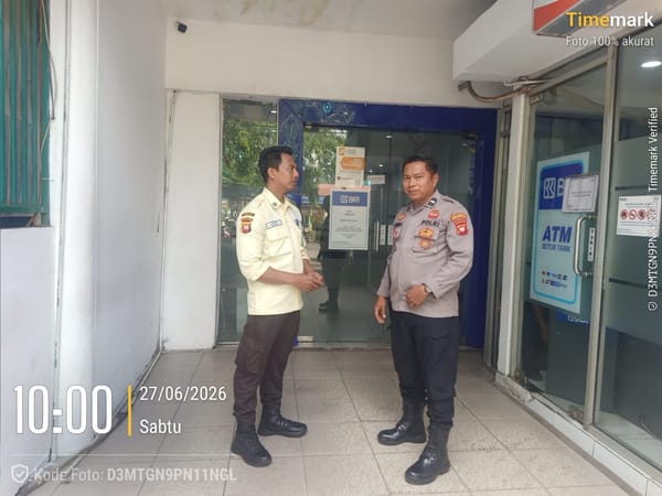 Patroli Dialogis Enggang Polsek Pontianak Barat, Ajak Security dan Petugas Parkir BRI Jaga Kamtibmas