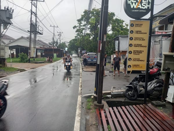 Hadir Berikan Pelayanan Prima, Satlantas Polresta Pontianak Tangani Kecelakaan Lalu Lintas di Jalan Ujung Pandang