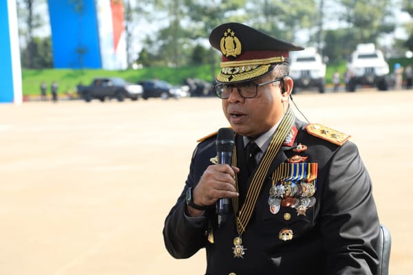 Kolone Senjata Bentuk Logo 80 Tahun Polri Warnai Upacara Hari Bhayangkara ke-80