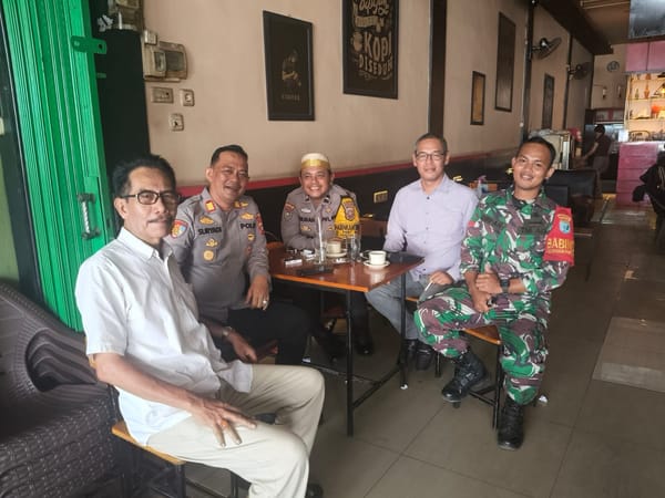 Perkuat Sinergi Kamtibmas, Kapolsek Pontianak Timur Didampingi Bhabinkamtibmas Parit Mayor Silaturahmi dengan Toga, Tomas, dan Babinsa