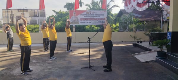 Jaga Kebugaran dan Soliditas, Kapolsek Pontianak Timur Ajak Personel Senam Pagi Bersama