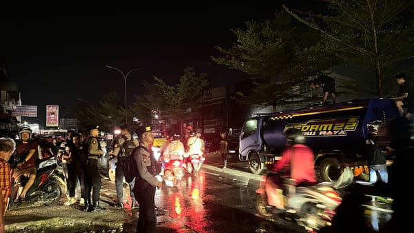 Polresta Pontianak Amankan TKP Kebakaran Enam Ruko di Jalan Tanjungpura, Proses Evakuasi Berjalan Lancar