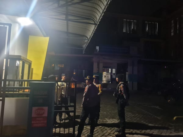 Polsek Pontianak Selatan Tingkatkan Patroli Dialogis untuk Jaga Kamtibmas Saat Pemadaman Listrik Bergilir