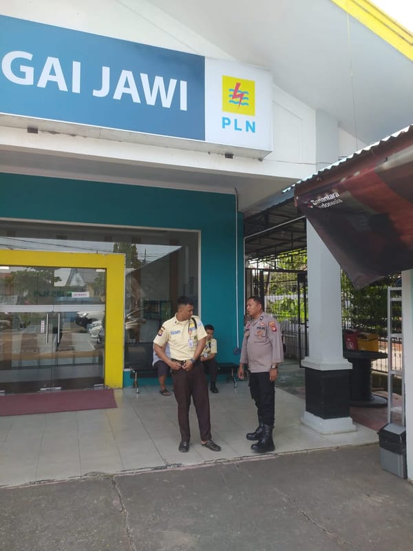 Patroli Dialogis di ULP PLN Sei Jawi, Polsek Pontianak Barat Antisipasi Keluhan Warga